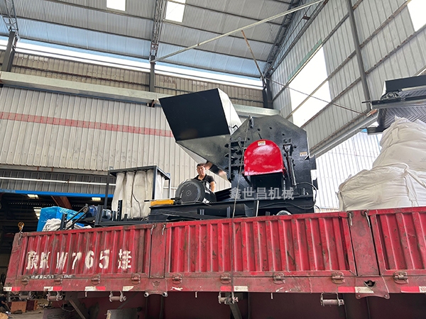 1000型易拉罐破碎機發(fā)貨現(xiàn)場